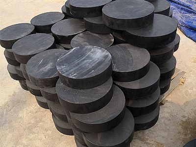 钢城区板式橡胶支座由若干层橡胶片与薄钢板经加压硫化